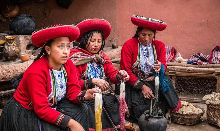 Maras, Moray, and Chinchero Cooking Class Full-Day Tour from Cusco