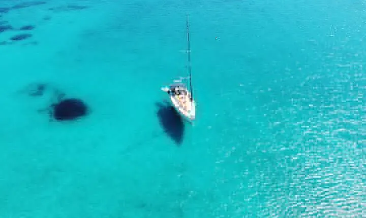 Small group,pass by Delos,swim in Rhenia,snap LVenice, free trans