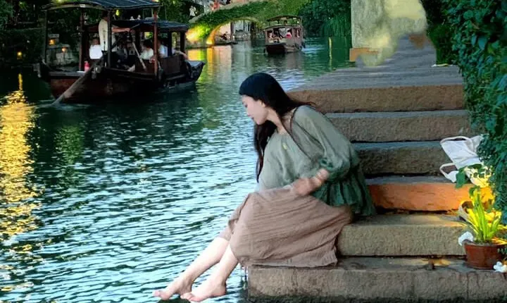 From Hangzhou: Wuzhen Water Town Private Day Trip