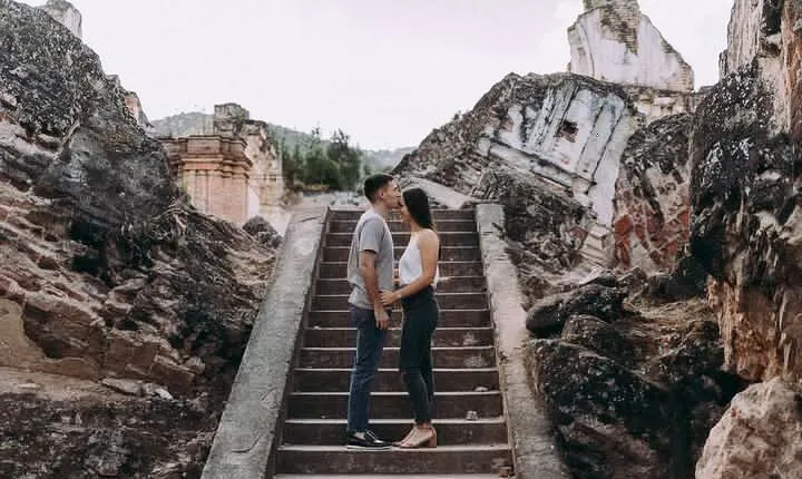 Couples Photoshoot around Antigua Guatemala