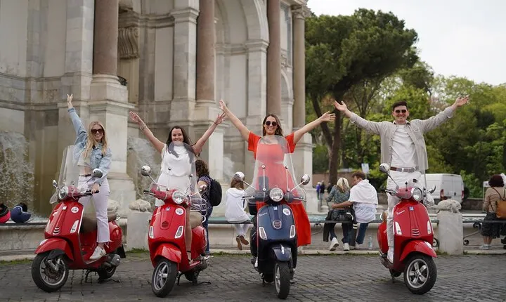 Vespa Scooter Tour in Rome with RomeIsMyLove Pro Photo Team