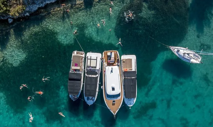 Blue Cave & Blue Lagoon, Vis and Hvar Islands Group Tour from Split & Trogir