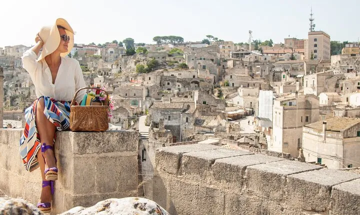 Private direct transfer from Naples to Matera with a local driver