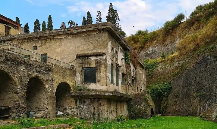 Private Pompeii and Herculaneum Tour by Car