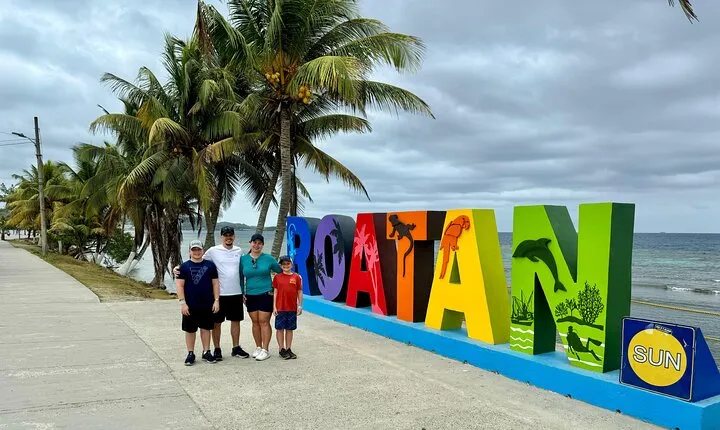 Explore the Best of Roatan with Our Fully Customizable City Tour