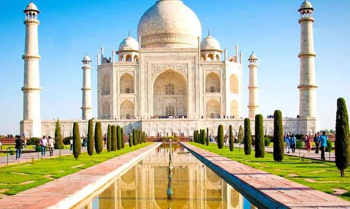 Delhi to Agra Taj Mahal Private Day Trip by Superfast Train