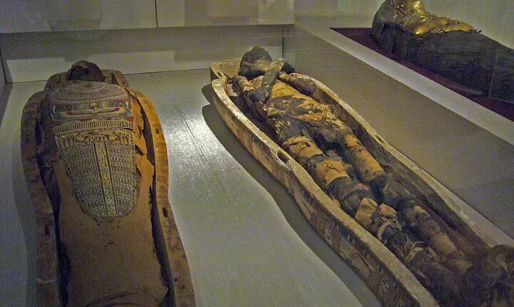 Tour East Bank Temples and Museums in Luxor