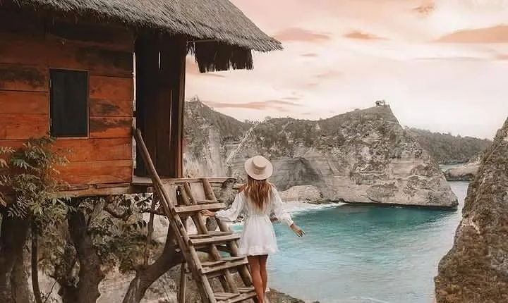 East and West Nusa Penida Beach Tour with Japanese-Speaking Guide (from Bali)