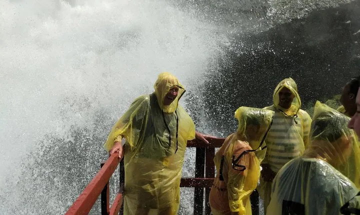 Niagara Falls Canadian Side Tour and Maid of the Mist Boat Ride Option