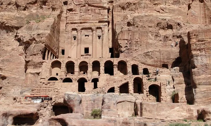Petra and Little Petra Full-Day Guided Tour from Amman