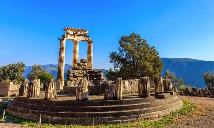 Delphi and Thermopylae Full Day Tour