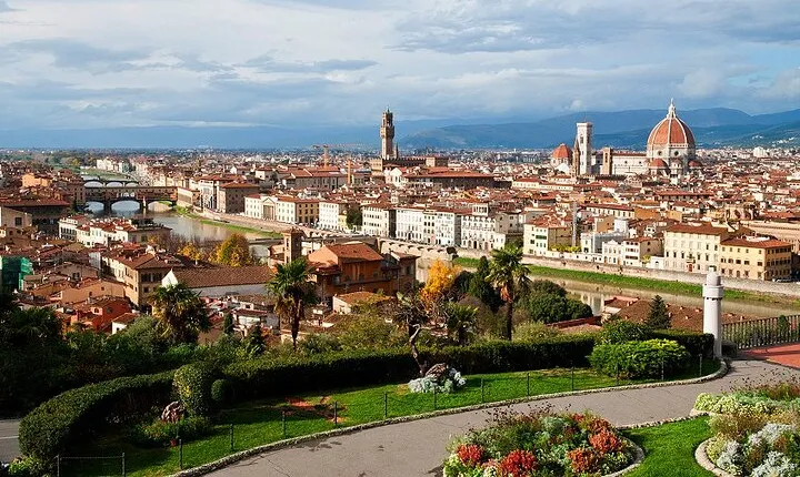 Around Florence Hills: App‑Guided e‑Vespa Tour + Wine&Food