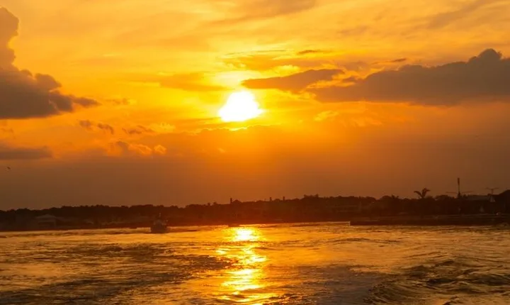 2-Hour Sunset Skiff Boat Rental in Dewey Beach, DE