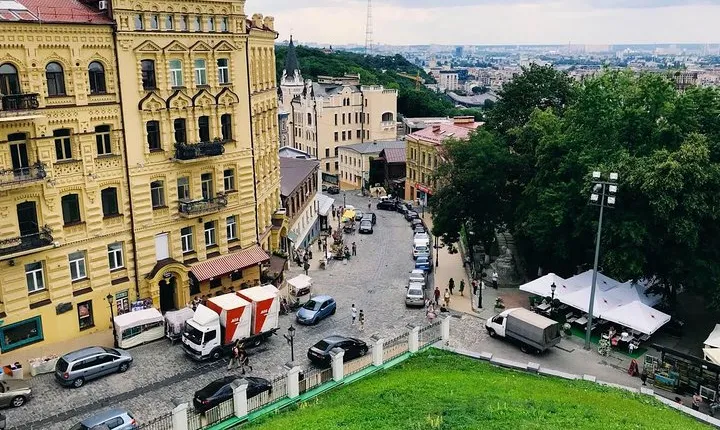 Kiev guided walking tour: discover highlights and hidden gems of the capital