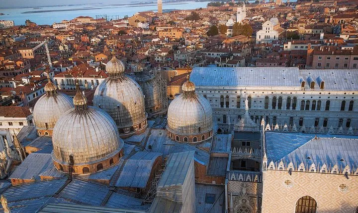 Venice Walking Tour plus Skip the Lines Doge's Palace and St Mark's Basilica Tours