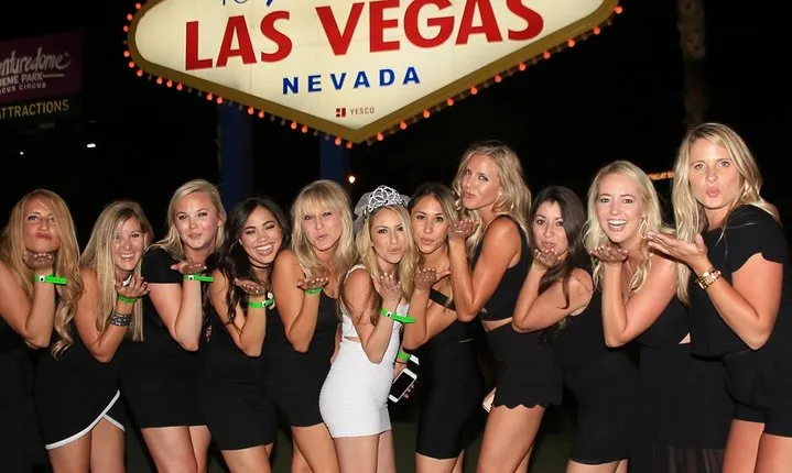 Las Vegas Bachelor & Bachelorette Strip Club Crawl by Party Bus