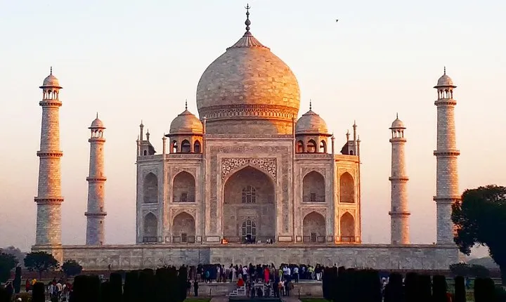 Private Same day Taj Mahal Tour from Delhi by car