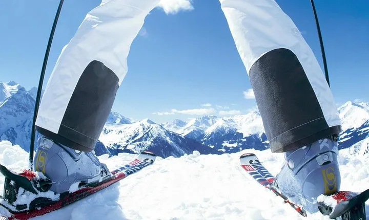 Super 8 FunSkiTour with guide