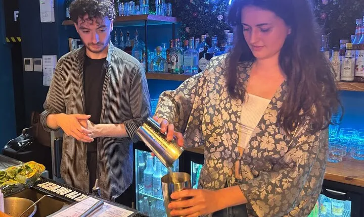 Shake, Mix & Sip: Cocktail Workshop in Old Nice