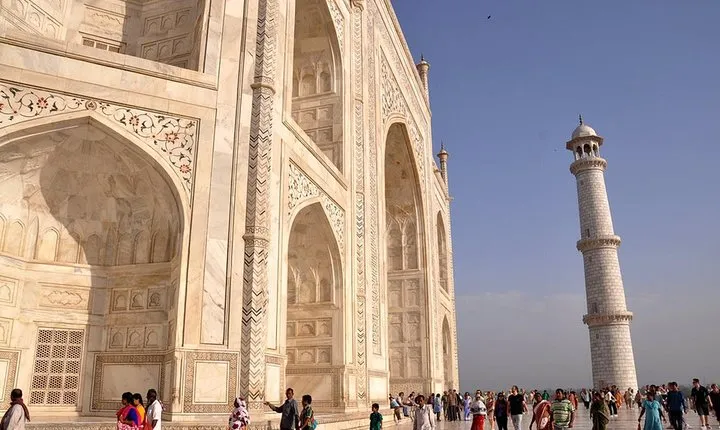 Same Day Excursion To Taj Mahal & Agra Fort From Delhi with Transports & Guide