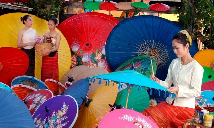 San Kamphaeng Hot Springs and Thai Handicraft Tour from Chiang Mai