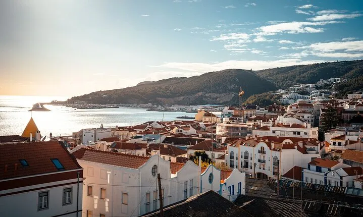 Discover the Magic of Arrábida and Local Wines on a magical day!