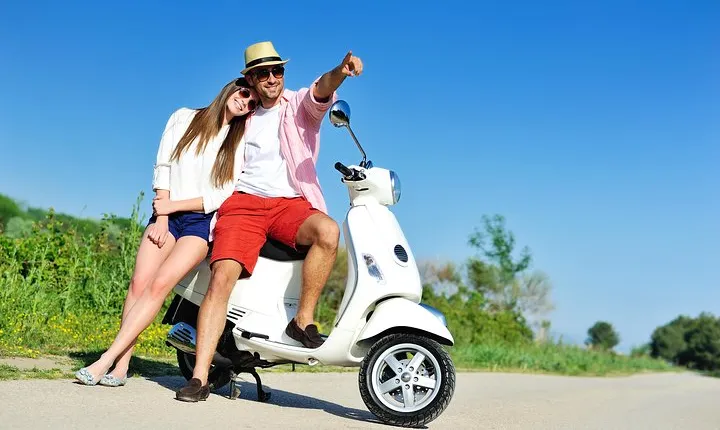 Rentals Scooter 2 Hours +1 HR Free , 2 Passengers, Retro "Lucky" 49cc