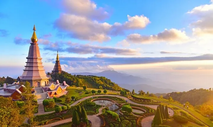 North Thailand Motorcycle Tour to Conquer the Mountains of Mist