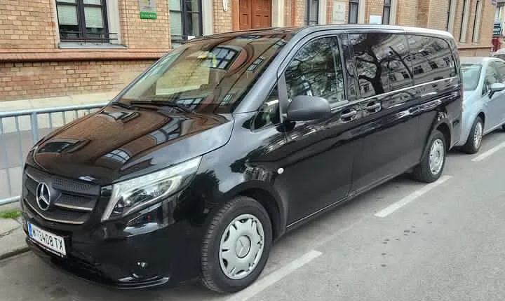 Private airport transfer in Vienna for up to 8 people in minibus