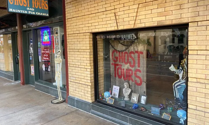 Texas’ Oldest Haunted Pub Crawl Shared Walking Tour