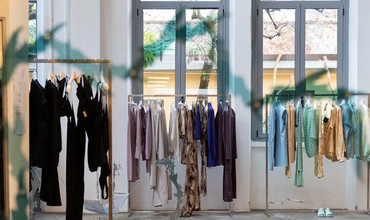 Showrooms and Stores Guided Fashion Activity