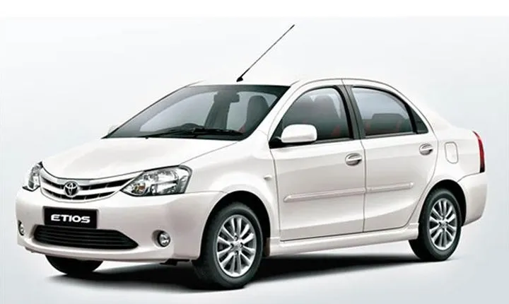 Transfer Agra to Delhi by Private AC Car