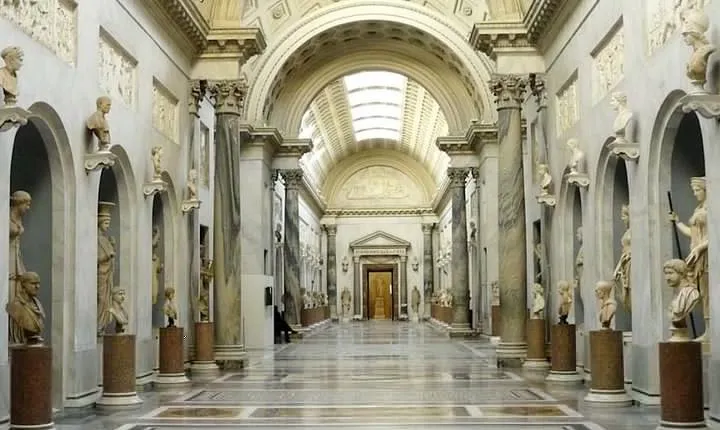 Vatican Skip the Line Tour & Sistine Chapel with Language Options