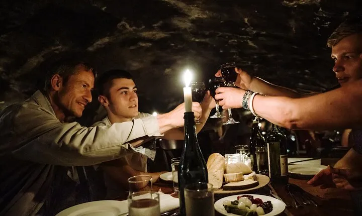 Milan Night Tour & Drinks with a Local Guide: Private & 100% Personalized