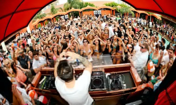 Las Vegas EDM Pool Club Crawl w/ Party Bus Experience
