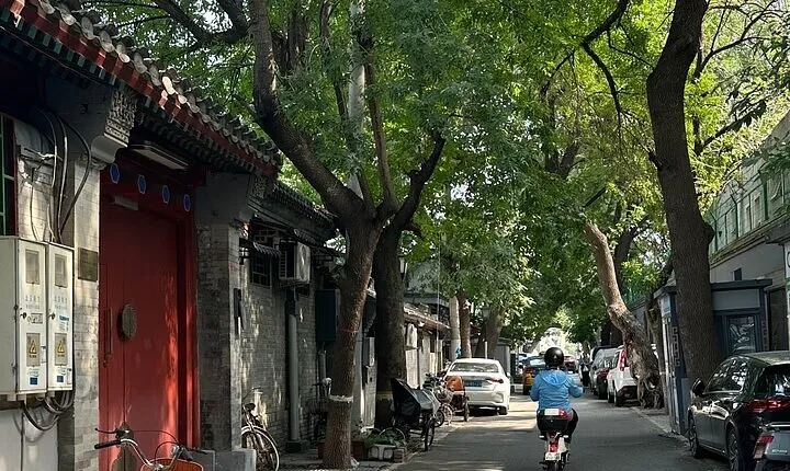Beijing Walk Tour: HuTong Quadrangle Dwellings Mysteries Decoded