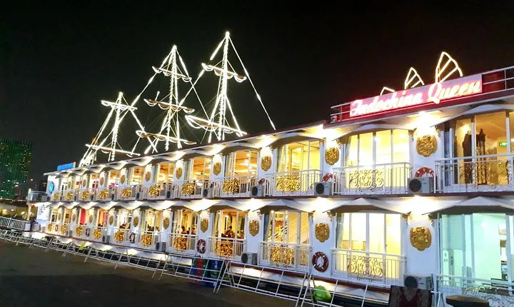Water Puppet Show/ Foot Massage - Dinner Cruise Saigon Night Private Tour