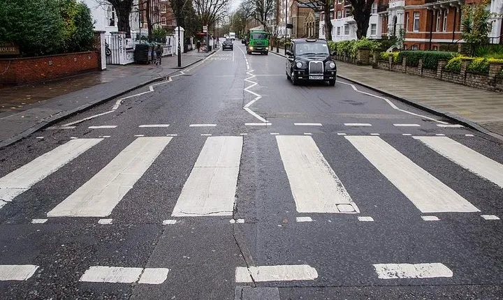 The Beatles tour in London in Spanish