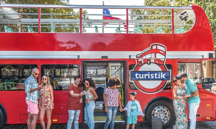 Tourist bus around Santiago for a day