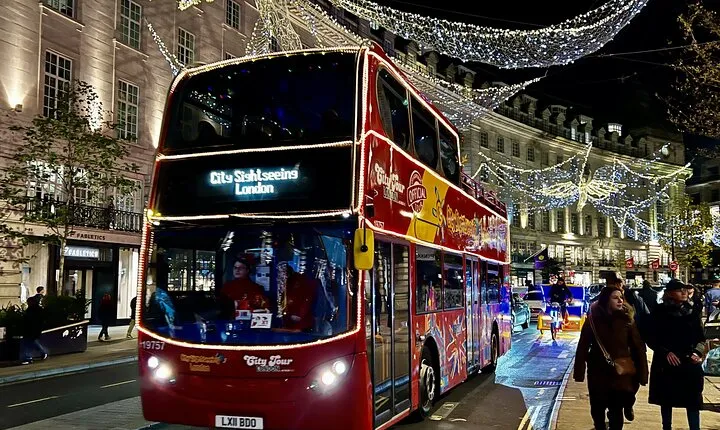 London: Christmas Lights Tour (Bus) + Hop-On Hop-Off 1-Day Boat