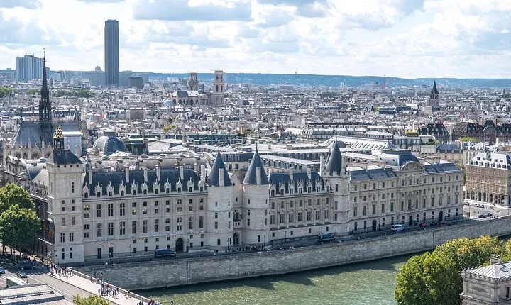 Paris Conciergerie Entry & Hop-on Hop-off Seine River Cruise