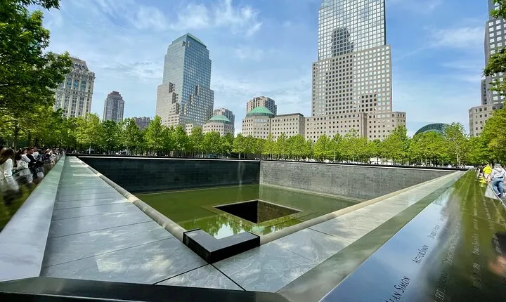 9/11 Memorial, Ground Zero Tour with Optional 9/11 Museum Ticket