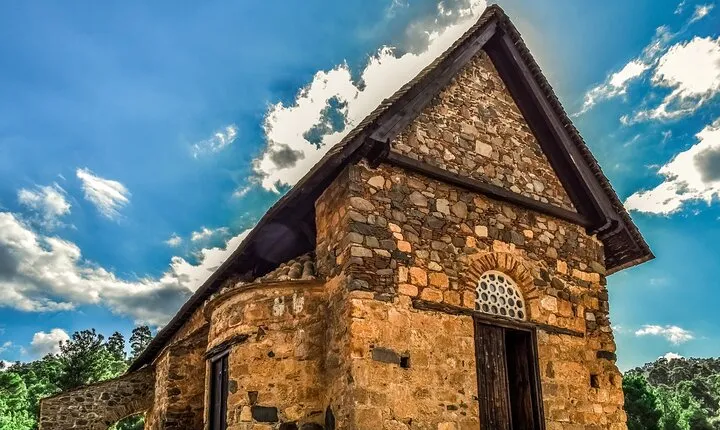 Full-Day Tour UNESCO Churches and Kalopanayiotis in Cyprus