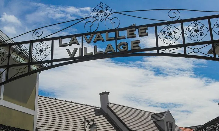 Private Tour to La Vallée Village