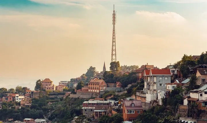 Antananarivo : Custom Walking Tour With A Guide (Private Tour)