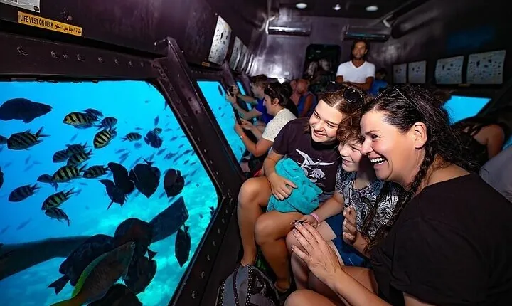 Explore Hurghada Semi-Submarine Tour & Snorkeling – Hurghada