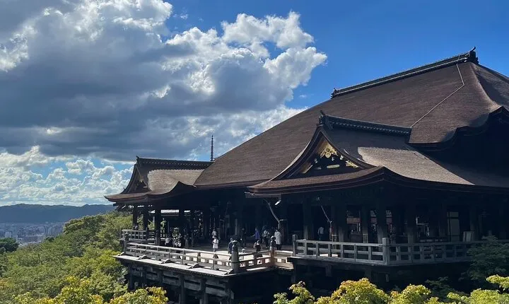 Private Walking Tour Kiyomizu Temple & Yasaka Shrine Monitor tour
