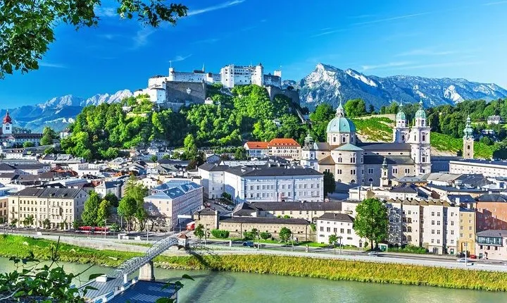 Private Transfer: Vienna → Salzburg with a stop in Mauthausen Concentration Camp