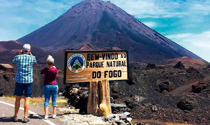 6-Hour Guided Tour to Fogo's Active Volcano with wine tasting