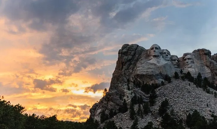 Mt Rushmore and Crazy Horse plus Iron Mtn Road and Sylvan Lake